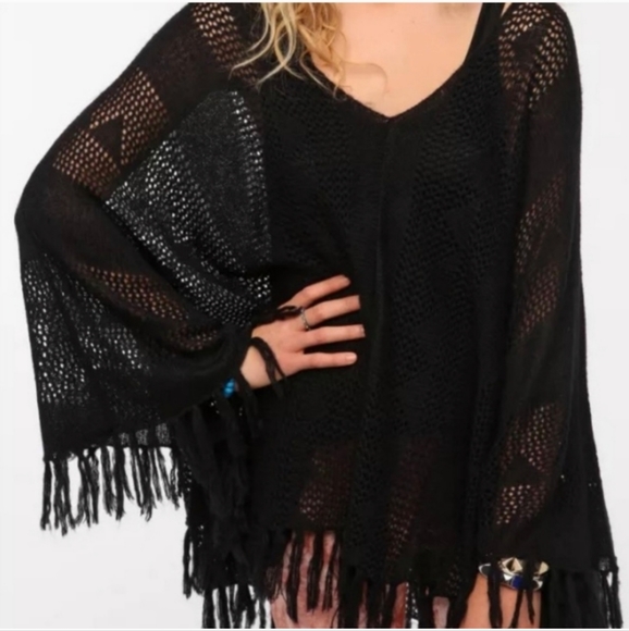 Jack BB Dakota Black Knit Poncho - Picture 2 of 14